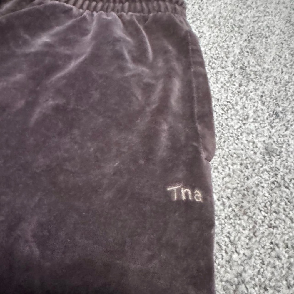 ❌SOLD❌ TNA Aritzia Brown Velour Straight-Leg Sweatpants - Picture 4 of 8